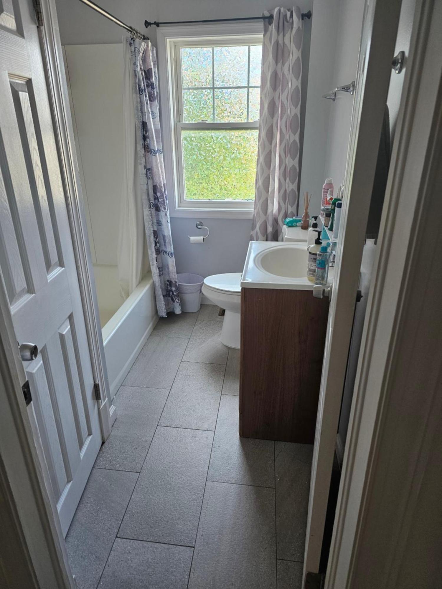 Small Cozy Room, Shared Bathroom ボルティモア エクステリア 写真
